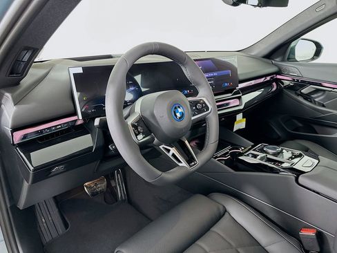 New 2026 BMW i5 eDrive40 w/ M Sport Package image 9