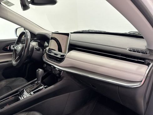 Used 2022 Jeep Compass Limited image 15