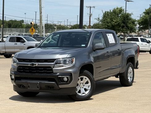 Used 2022 Chevrolet Colorado LT w/ LT Convenience Package AWD/4WD image 2