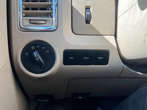 Used 2008 Ford Escape Limited AWD/4WD image 34