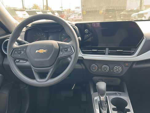 New 2026 Chevrolet Trax LS w/ LS Convenience Package FWD image 16