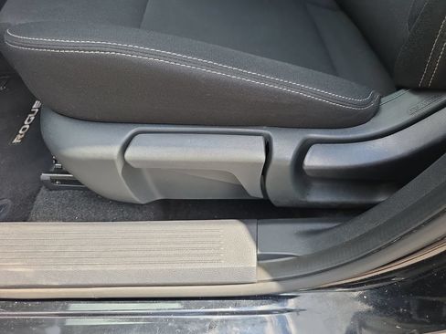 Used 2024 Nissan Rogue S FWD image 12