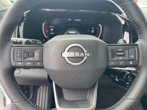 New 2026 Nissan Pathfinder SL w/ SL Premium Package AWD/4WD image 17