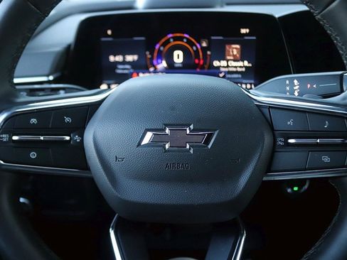 Used 2025 Chevrolet Suburban Z71 image 20