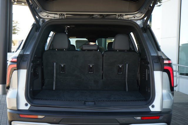 Used 2026 Chevrolet Traverse LT FWD image 6