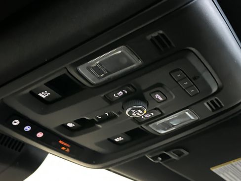 Used 2024 Chevrolet Tahoe High Country w/ Premium Package image 23