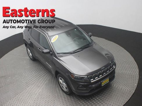 Used 2024 Jeep Compass Latitude AWD/4WD image 3