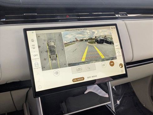 New 2025 Land Rover Range Rover Long Wheelbase SE image 13