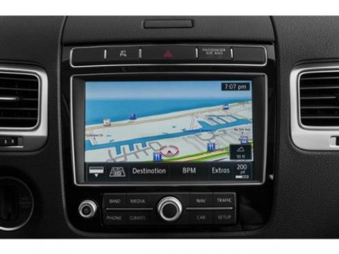 Used 2015 Volkswagen Touareg Lux image 20