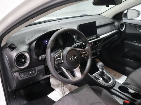 Used 2019 Kia Forte LXS FWD image 13