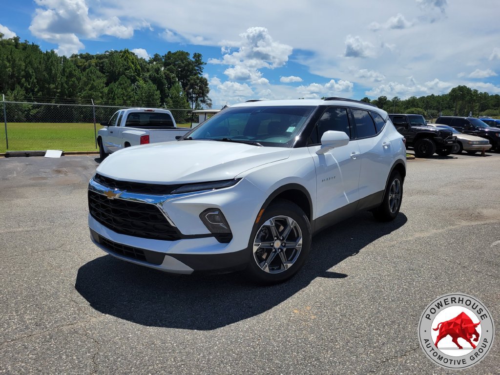 Used 2024 Chevrolet Blazer LT w/ Convenience Package FWD image 2