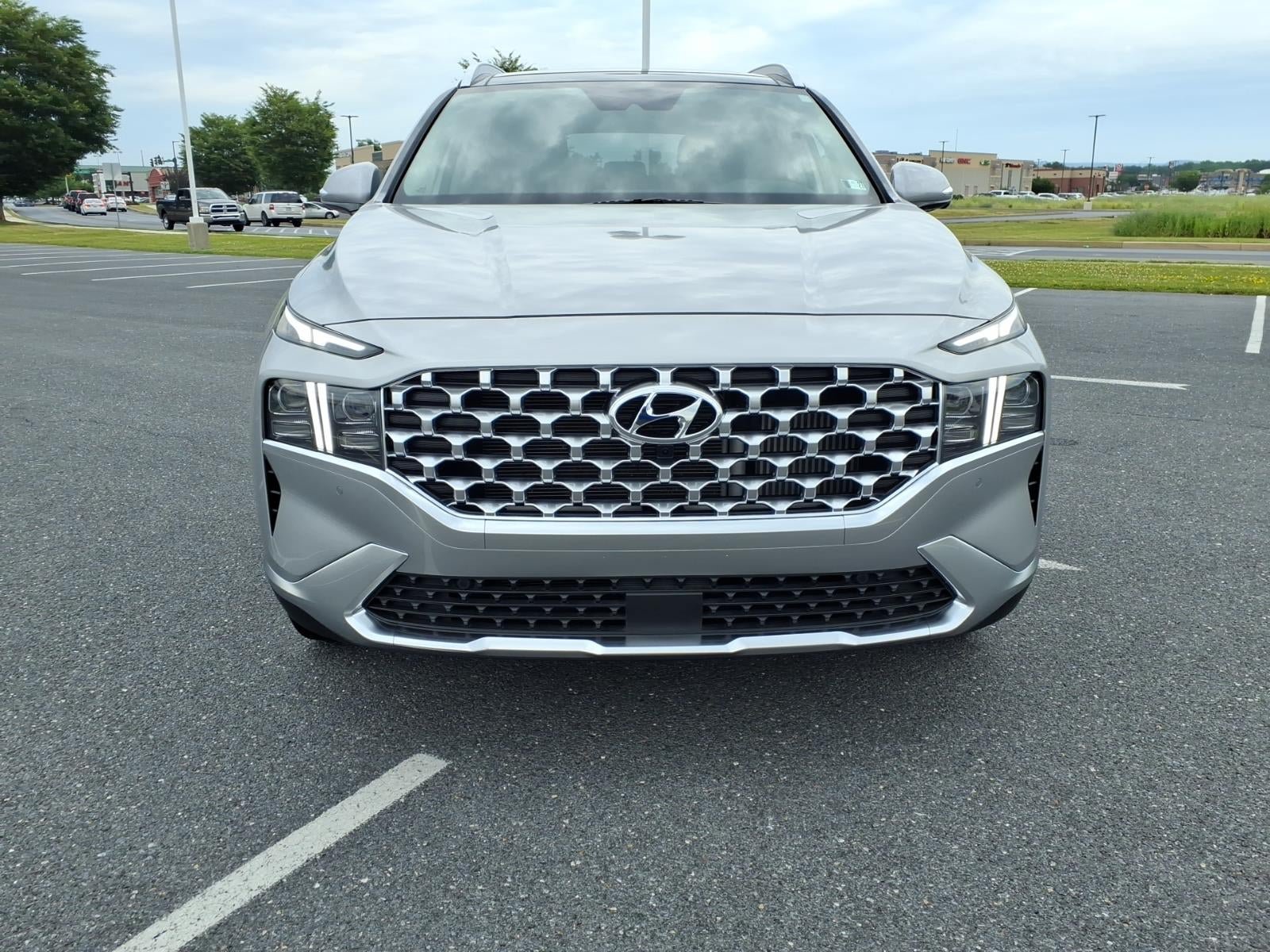 Used 2022 Hyundai Santa Fe Limited AWD/4WD image 2