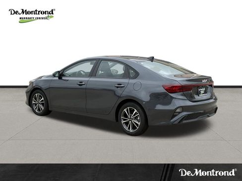 Used 2022 Kia Forte LXS w/ LXS Technology Package FWD image 7