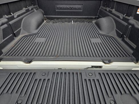 Used 2023 Nissan Frontier S image 12