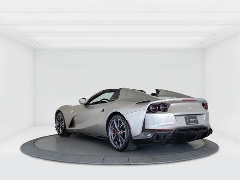 Used 2022 Ferrari 812 GTS RWD image 3