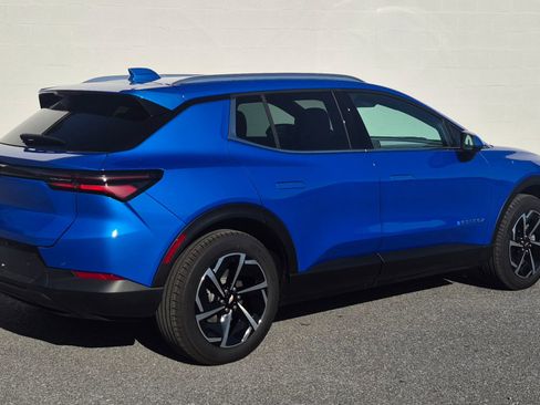 New 2026 Chevrolet Equinox EV LT image 13