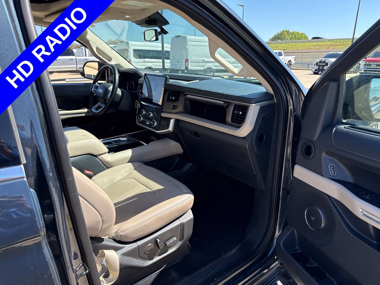 Used 2024 Ford Expedition Max Limited RWD image 16