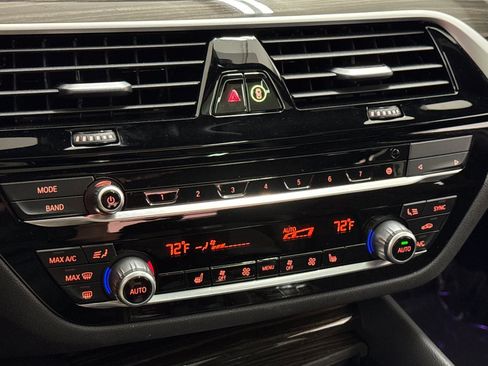 Certified 2023 BMW 530i w/ Premium Package image 27