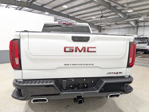 Used 2023 GMC Sierra 1500 AT4X AWD/4WD image 4