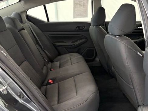 Used 2025 Nissan Altima 2.5 SV FWD image 22