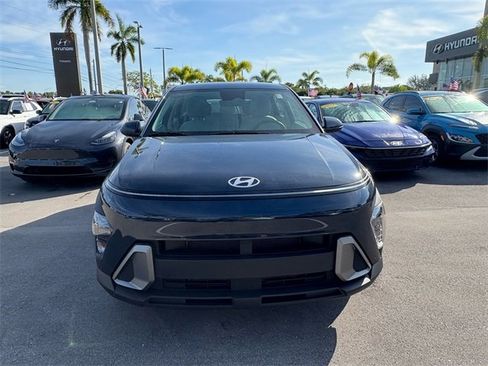 Used 2024 Hyundai Kona SE image 7