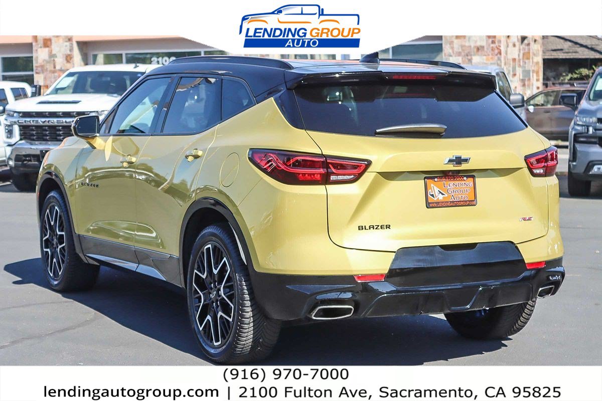 Used 2023 Chevrolet Blazer RS w/ Driver Confidence II Package FWD image 2