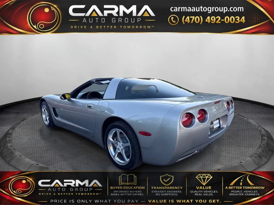 Used 2001 Chevrolet Corvette Coupe w/ Preferred Equipment Group2 RWD image 3
