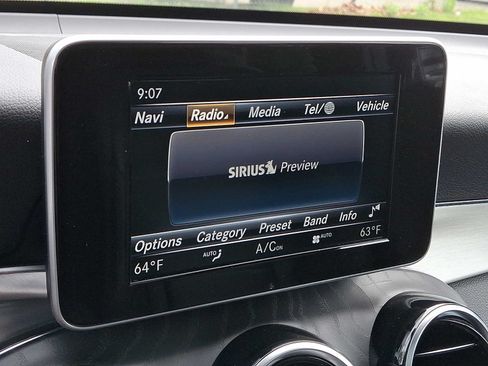 Used 2019 Mercedes-Benz GLC 300 4MATIC image 18