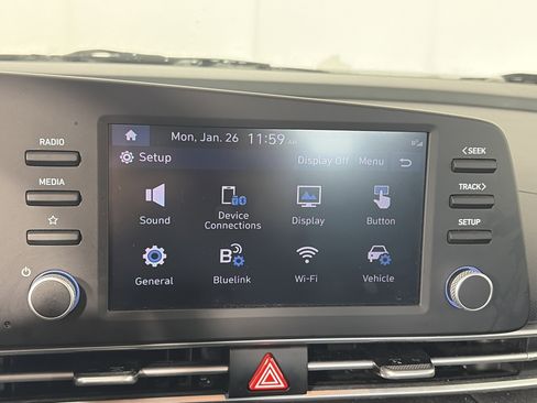 Used 2023 Hyundai Elantra SEL image 18