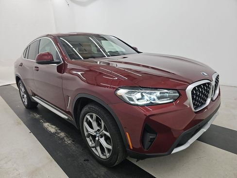 Certified 2025 BMW X4 xDrive30i image 3