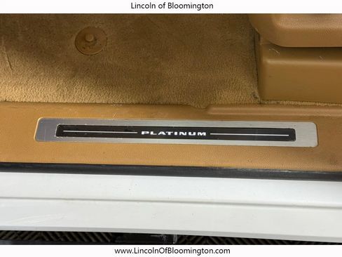 Used 2016 Cadillac Escalade ESV Platinum AWD/4WD image 20