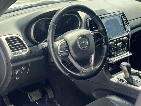 Used 2021 Jeep Grand Cherokee Laredo X RWD image 15