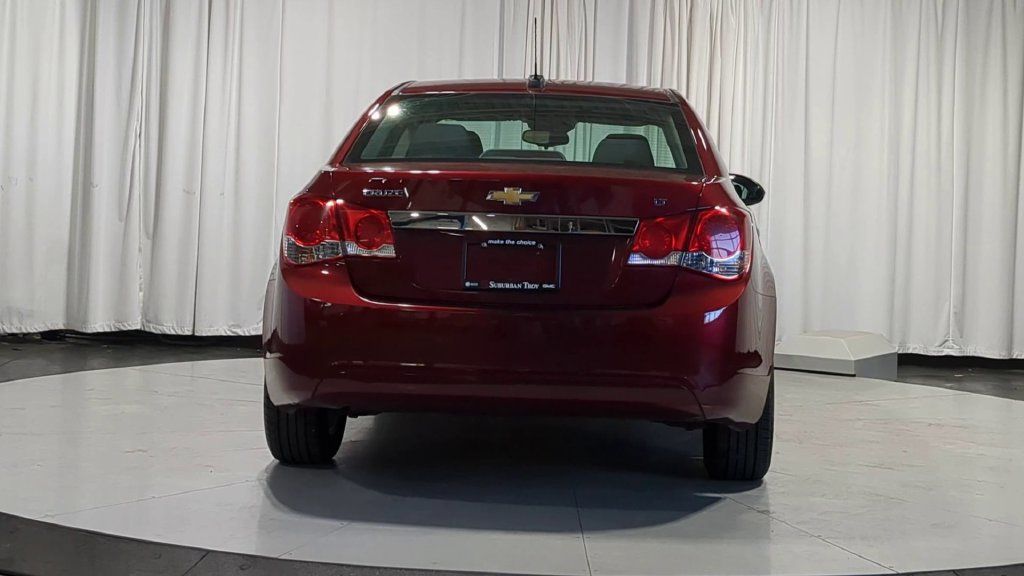 Used 2016 Chevrolet Cruze LT FWD image 9