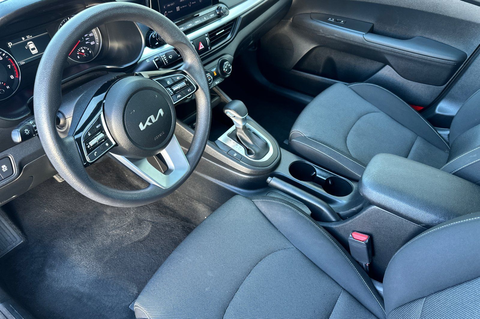 Used 2024 Kia Forte LXS FWD image 11