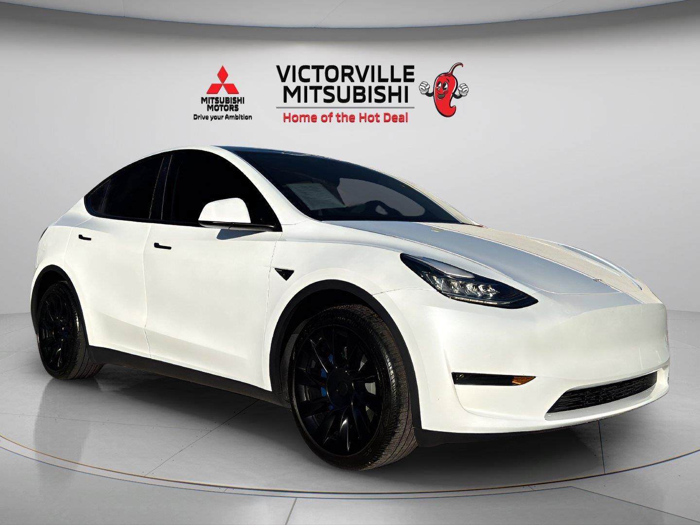 Used 2023 Tesla Model Y Long Range AWD/4WD image 1