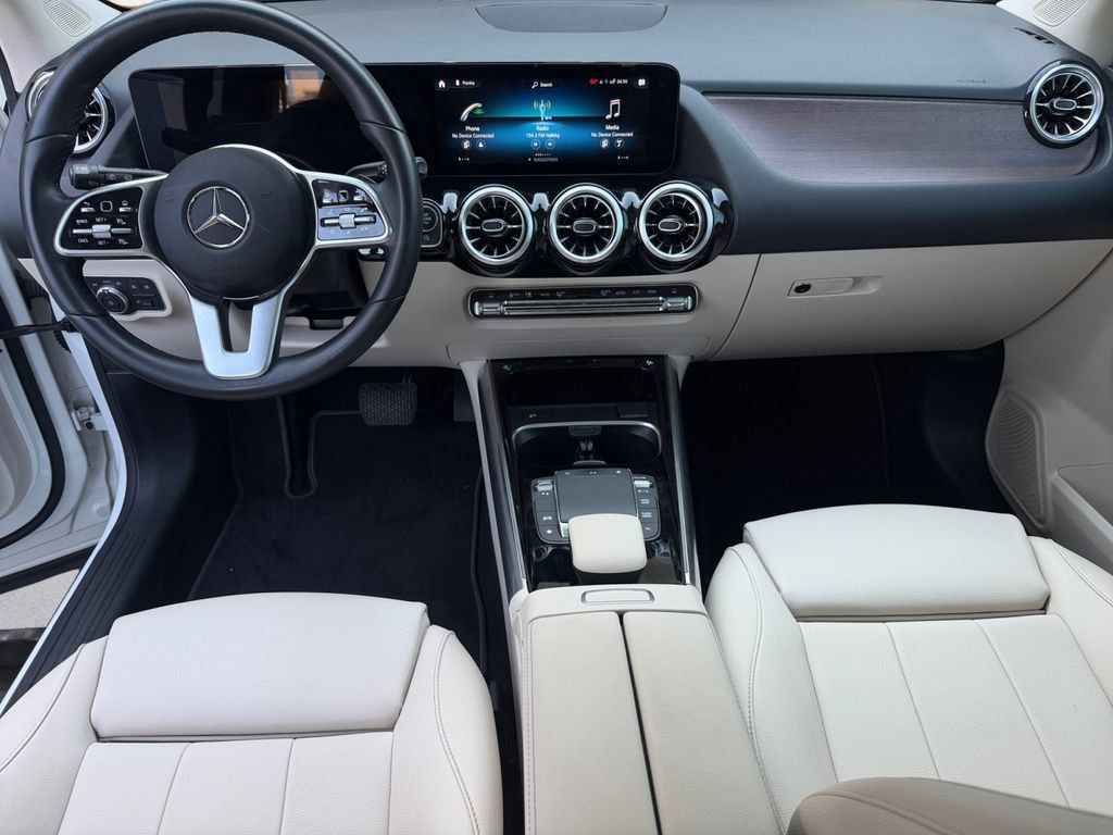 Certified 2022 Mercedes-Benz GLA 250 w/ Premium Package Lite image 9