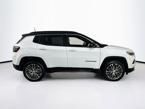 Used 2023 Jeep Compass Limited w/ Elite Group AWD/4WD image 4