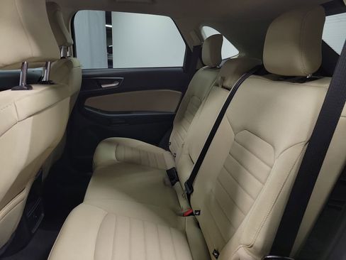 Used 2024 Ford Edge SE image 19