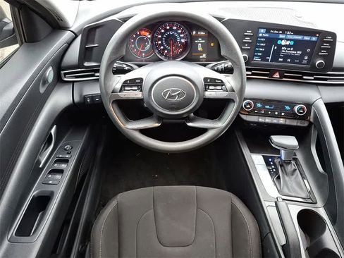 Used 2021 Hyundai Elantra SEL image 15