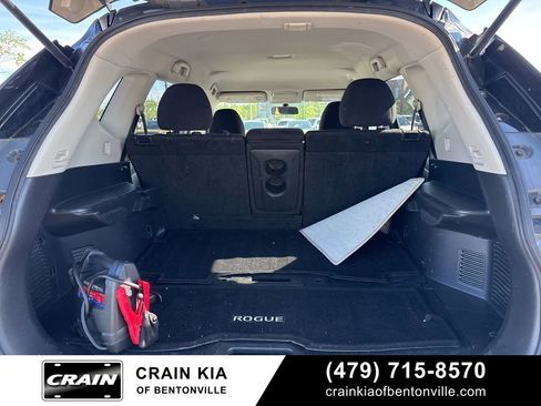 Used 2016 Nissan Rogue SV image 13