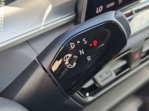 New 2026 Volkswagen Tiguan SE AWD/4WD image 31