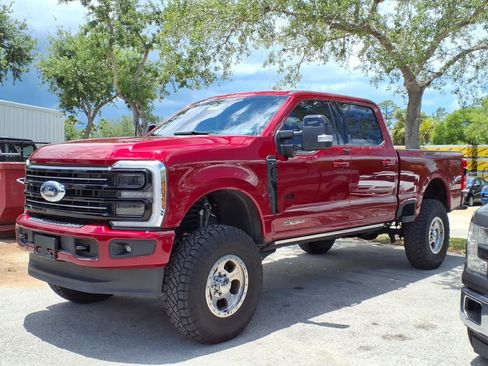 Used 2025 Ford F250 Platinum AWD/4WD image 4