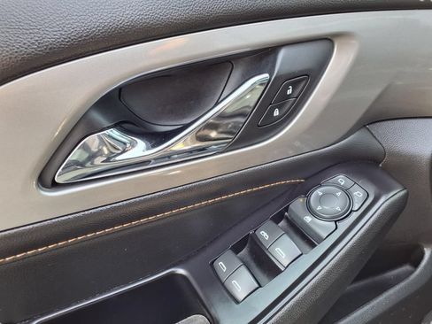 Used 2019 Chevrolet Traverse LT AWD/4WD image 19