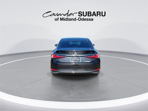 Used 2022 Lexus ES 300h Ultra Luxury w/ Accessory Package 2 image 6