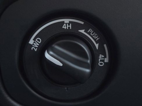 New 2026 Nissan Frontier SV image 22