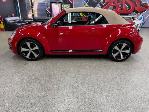 Used 2013 Volkswagen Beetle 2.0T FWD image 2