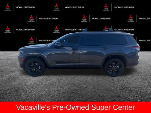 Used 2023 Jeep Grand Cherokee L Laredo AWD/4WD image 2