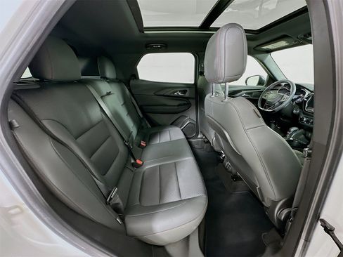 Used 2021 Chevrolet TrailBlazer RS w/ Sun and Liftgate Package image 27