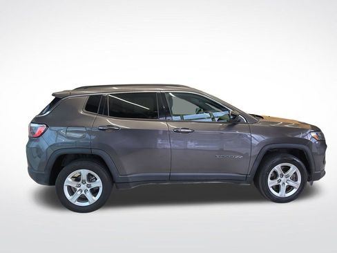 Used 2024 Jeep Compass Latitude AWD/4WD image 7