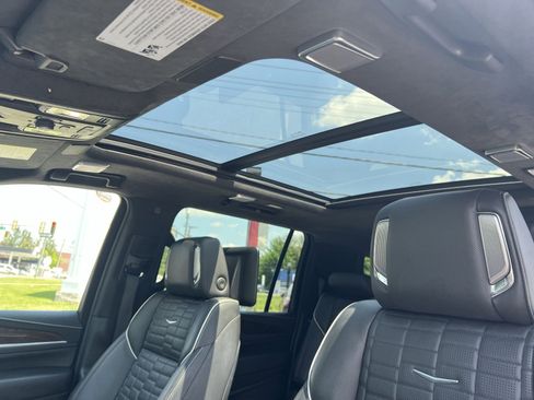 Used 2023 Cadillac Escalade ESV Sport Platinum AWD/4WD image 24